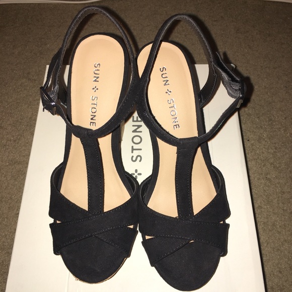 Platform Heel (5.5) - Picture 2 of 7